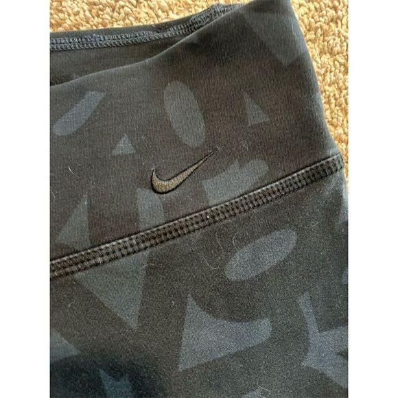 Nike Women's XS Capri Leggings Multicolor Dri-FIT Yoga Running - Picture 3 of 6